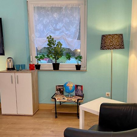 Privatzimmer Im Apartment - Apple Tv Netflix Kingsize Bett Arbeitsplatz Naehe Hbf コブレンツ エクステリア 写真