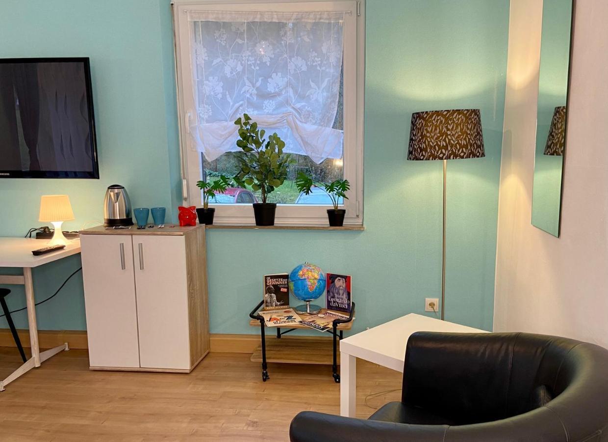 Privatzimmer Im Apartment - Apple Tv Netflix Kingsize Bett Arbeitsplatz Naehe Hbf コブレンツ エクステリア 写真